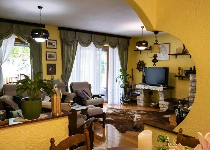 Semesterbostad Casa Bella *